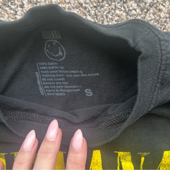 Nirvana Graphic Band Tee Small • Black Yellow Rock Grunge Shirt - Picture 2 of 3